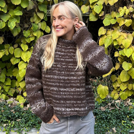 Strikk The Look: Øyunn raglan-genser brun