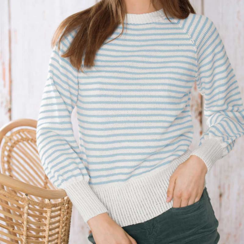 Strikk the Look: Pernilla-genser hvit/dueblå