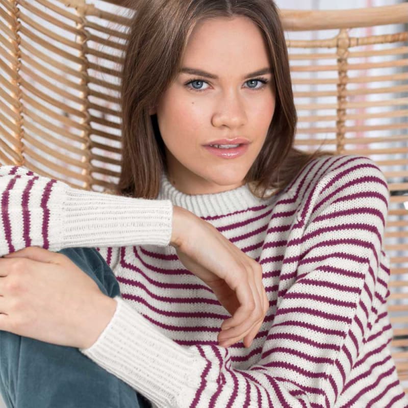 Strikk The Look: Pernilla-genser hvit/vinrød