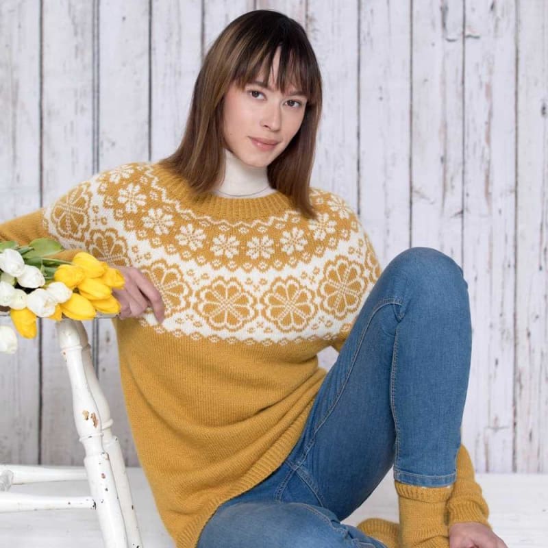 Strikk The Look: Q-Symre-genser maisgul