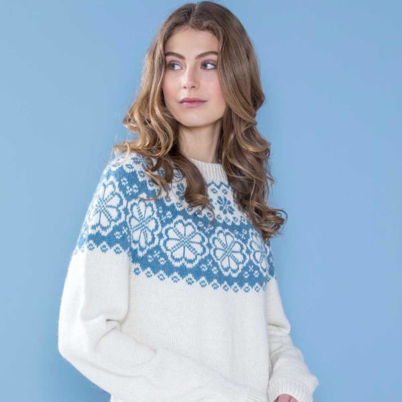 Strikk The Look: Q-Symre-genser natur/lys demin
