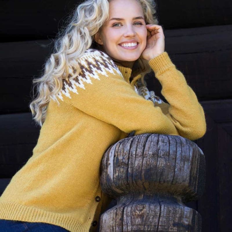Strikk The Look: Raller-jakke maisgul