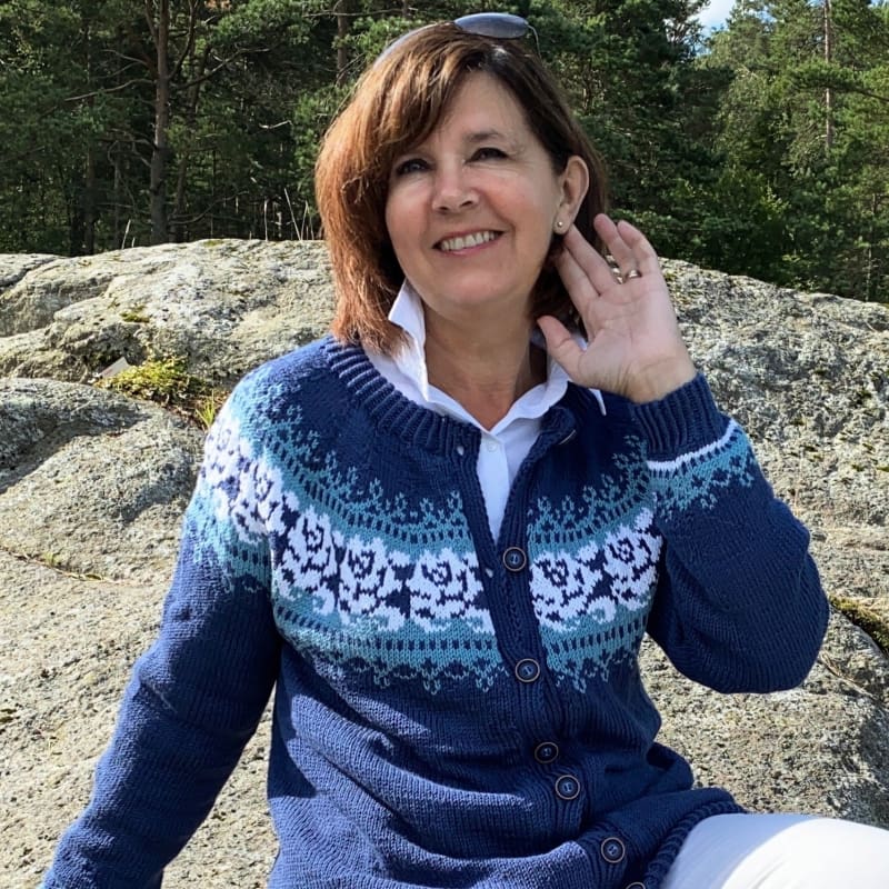 Strikk The Look: Rosemarie-jakke mørk blå