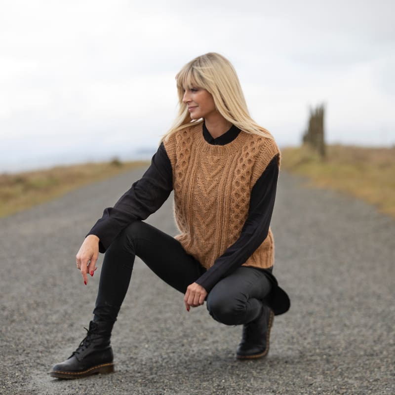 Strikk The Look: Sammen-vest camel