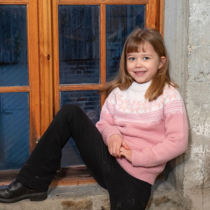 Strikk The Look: Setesdal-genser Helja rosa