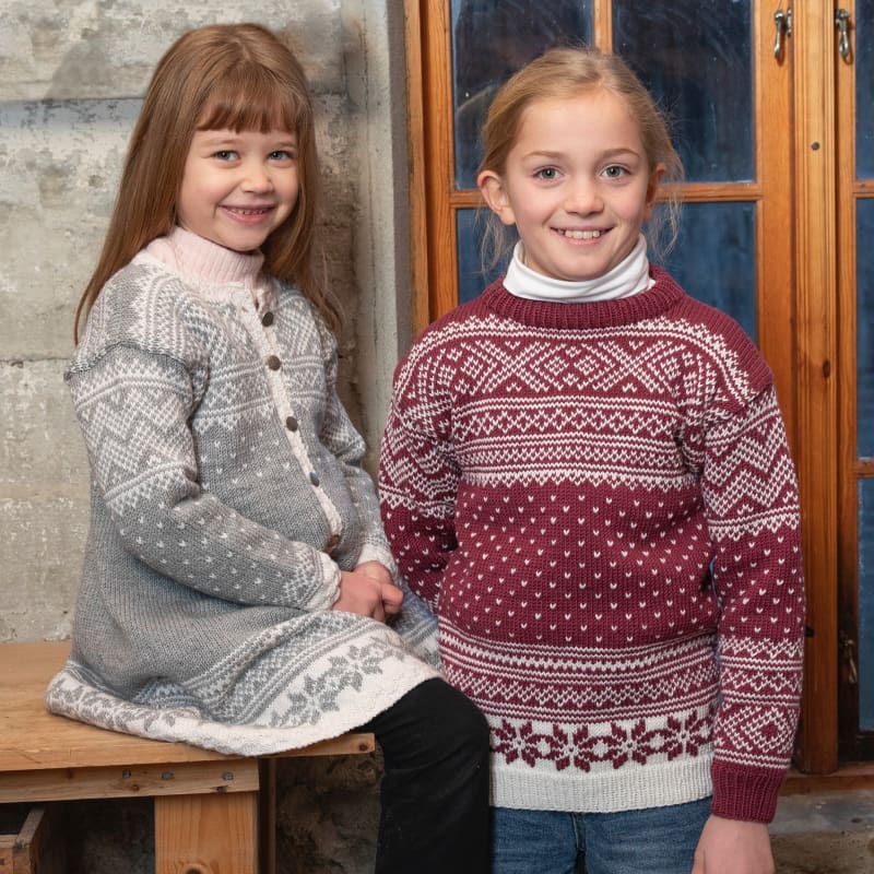 Strikk The Look : Setesdal-kåpe Amine grå