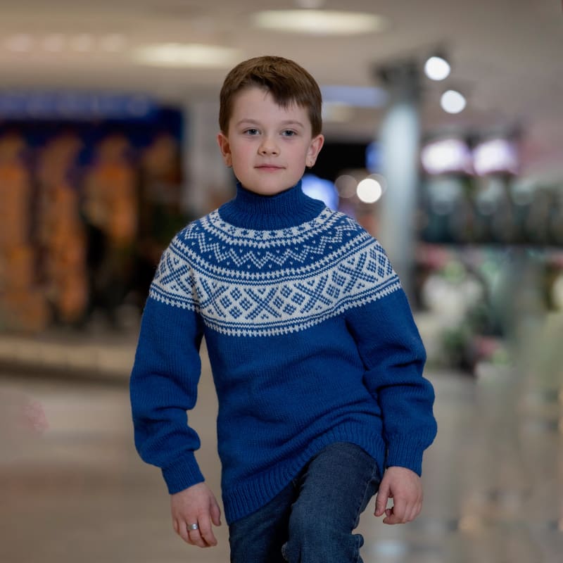 Strikk The Look: Setesdals-genser kongeblå