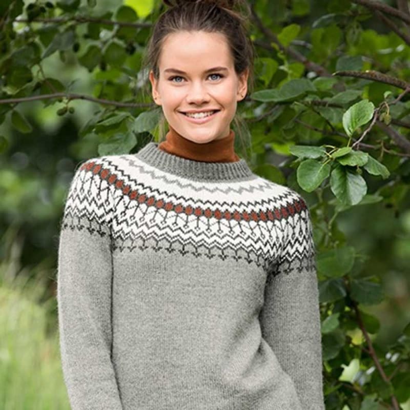Strikk The Look: Silje-genser lys grå