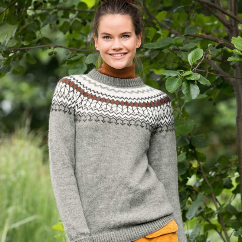 Strikk The Look: Silje-genser lys grå