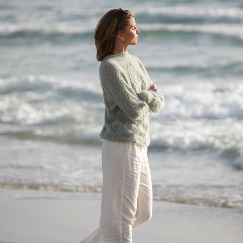 Strikk The Look: Sisik-genser støvet lys grønn