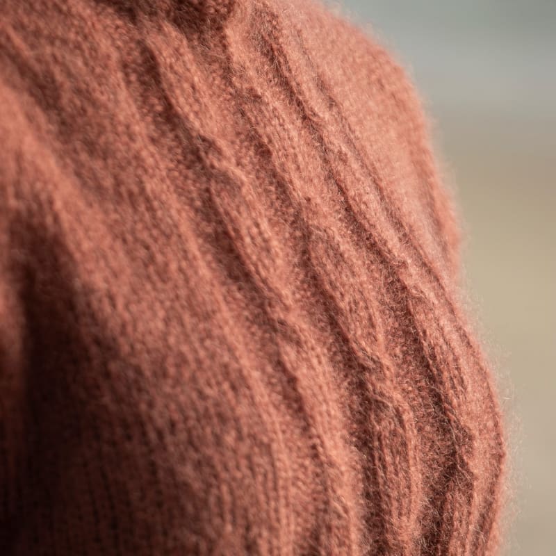 Strikk The Look: Snipe-genser lys burgunder