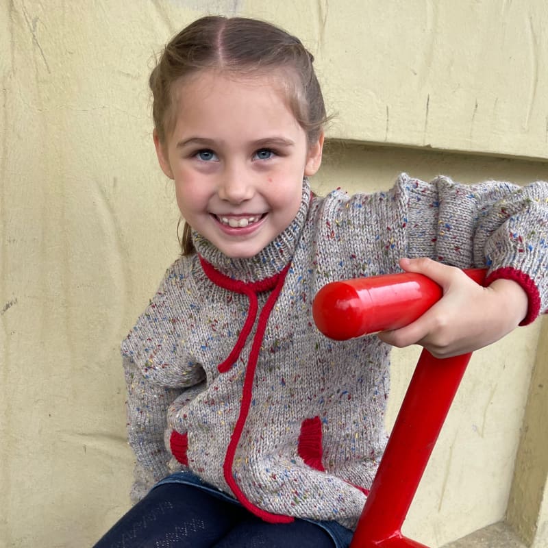 Strikk The Look: Sofus og Sophia-genser lys grå tweed