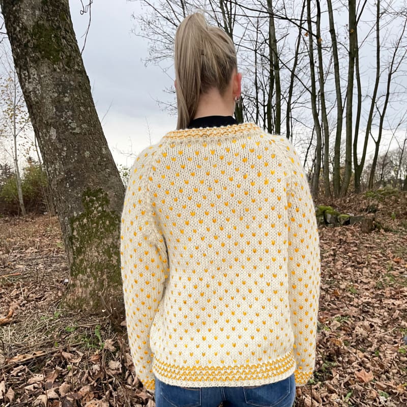 Strikk The Look: Thel-genser hvit/gul