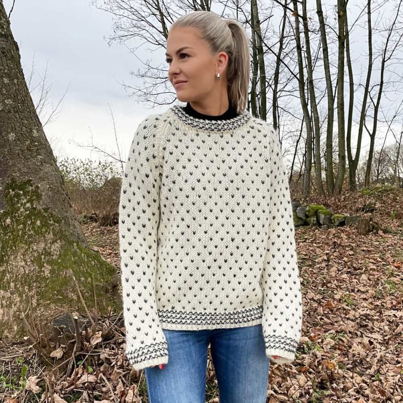 Strikk The Look: Thel-genser hvit/koks