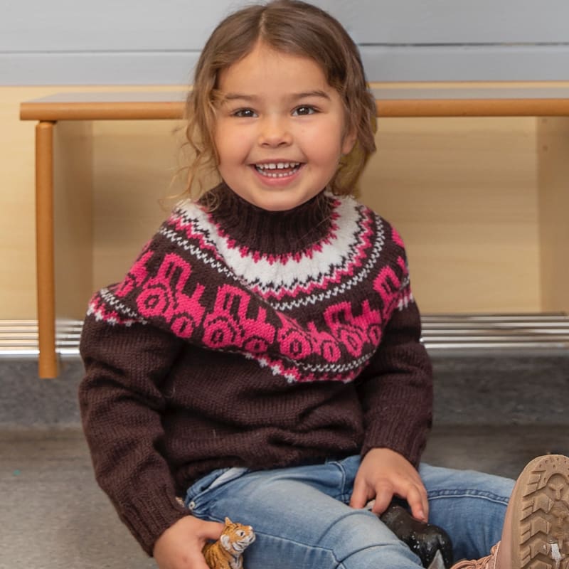 Strikk The Look: Traktorgenser brun