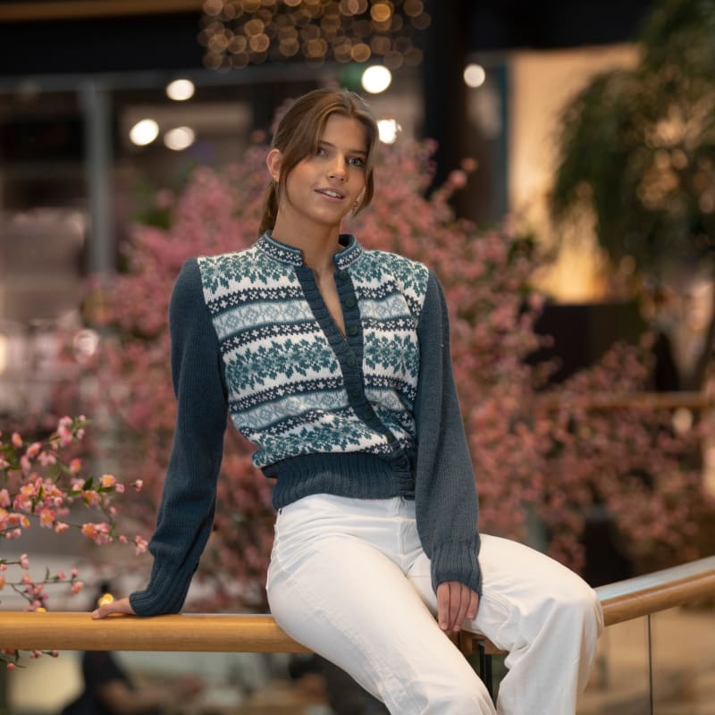 Strikk The Look: Vangen-kofte petrol