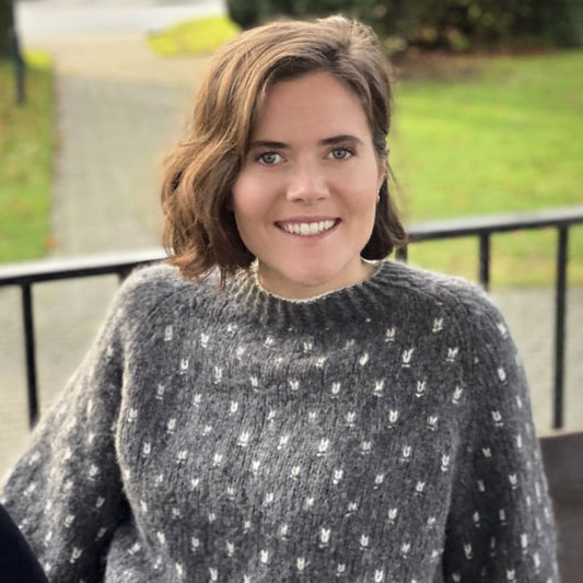 Strikk The Look: Zari-genser mørk grå