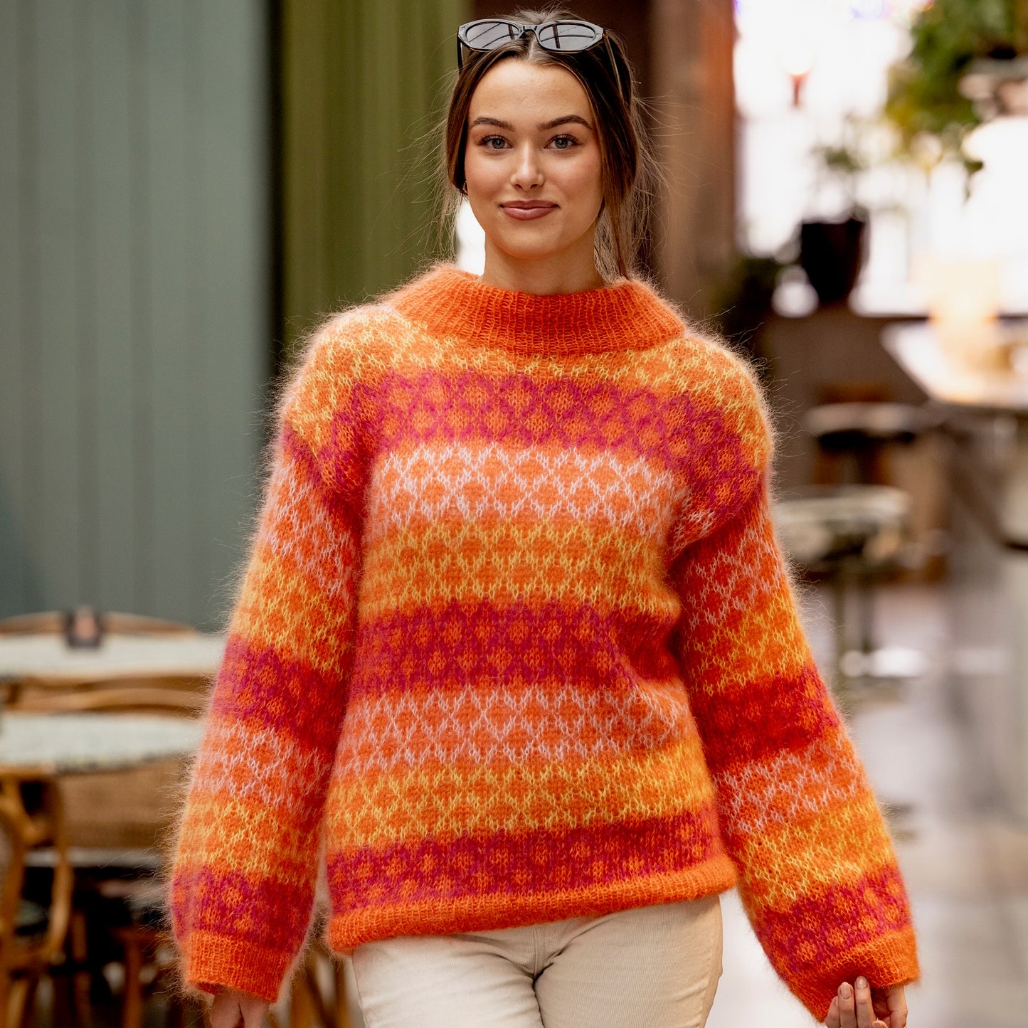 Strikk The Look: Bellezza-genser oransje