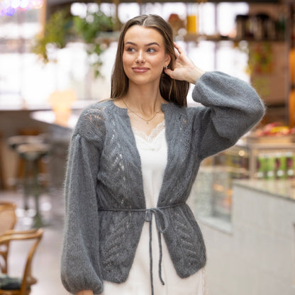 Strikk the Look: Hyss-jakke mørk grå