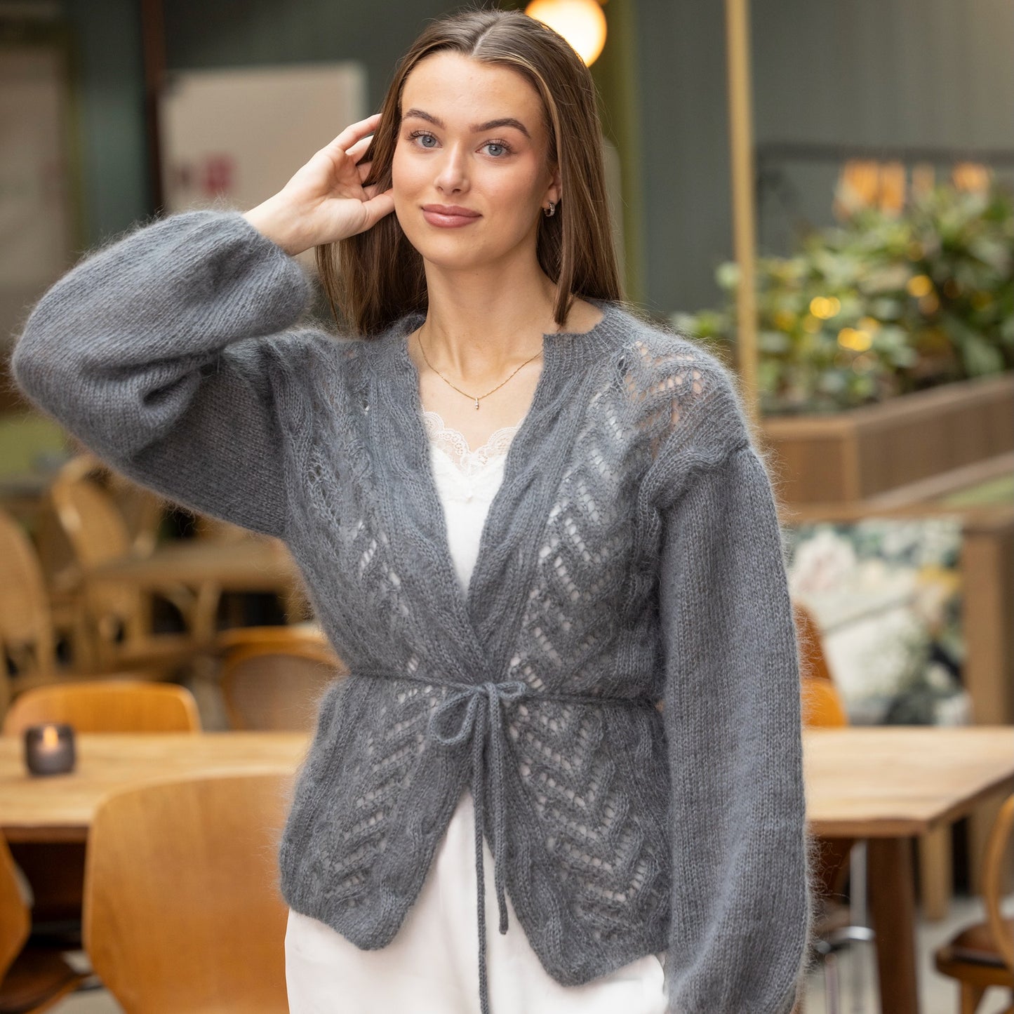 Strikk the Look: Hyss-jakke mørk grå
