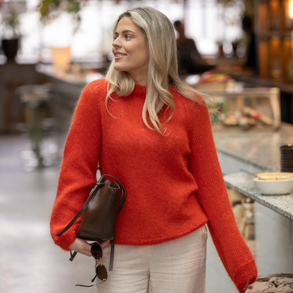 Strikk The Look: Petrolia-genser tomatrød