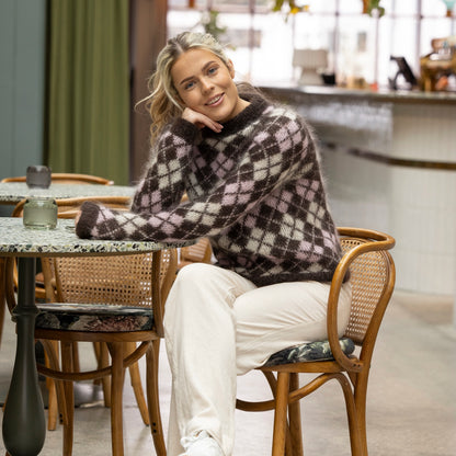 strikk The Look: Argyle-genser brun