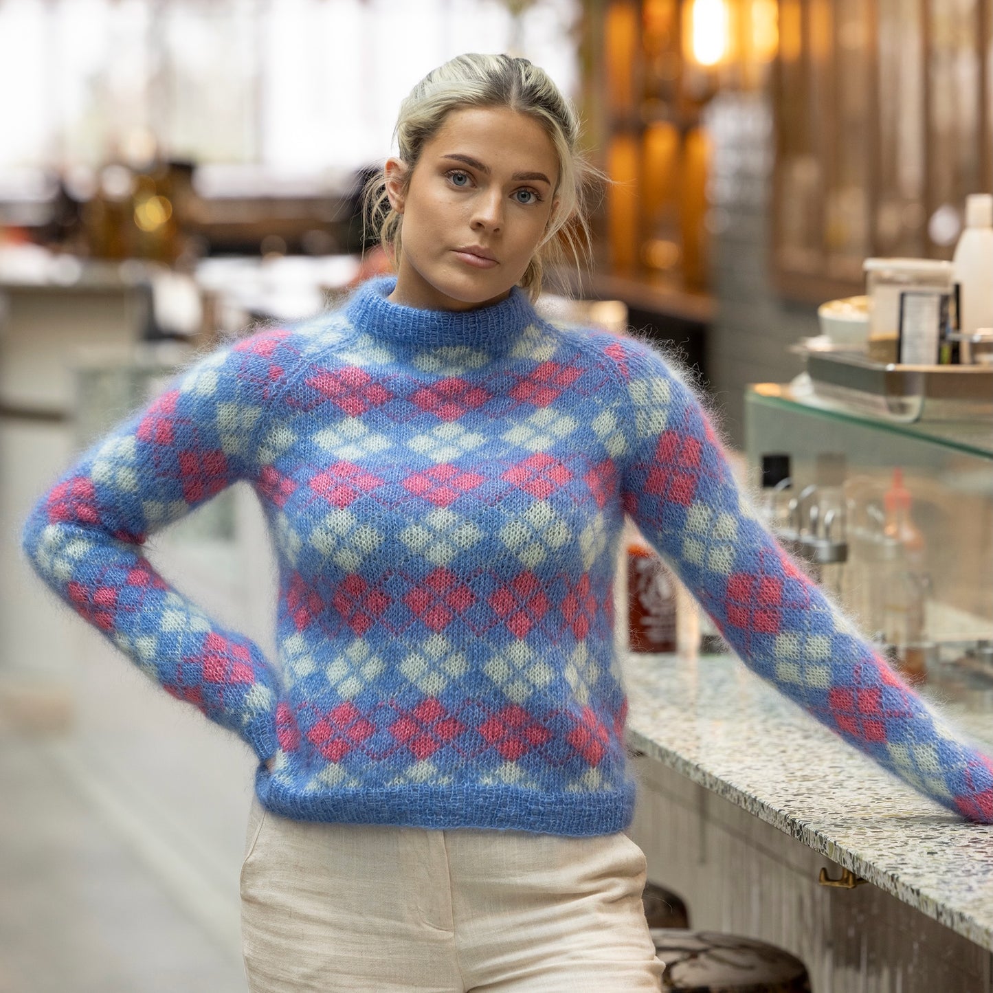 Strikk The Look: Argyle-genser mellomblå