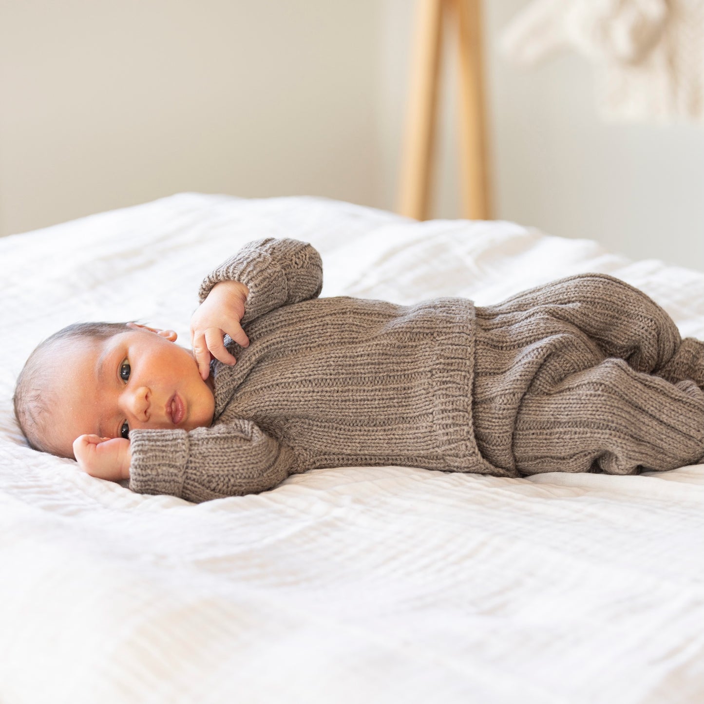 Strikk The Look: Mys genser og bukse hassel