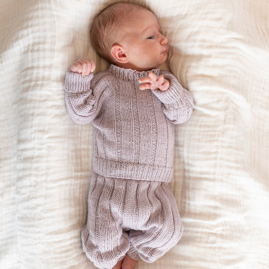 Strikk The Look: Mys genser og bukse lavendel
