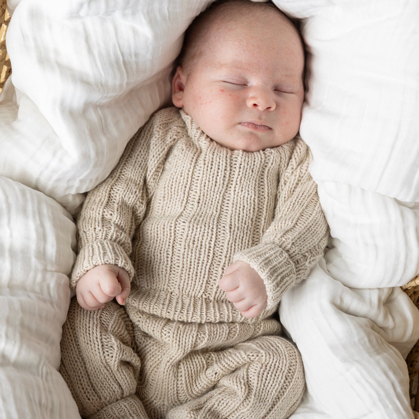 Strikk The Look: Mys genser og bukse vanilje