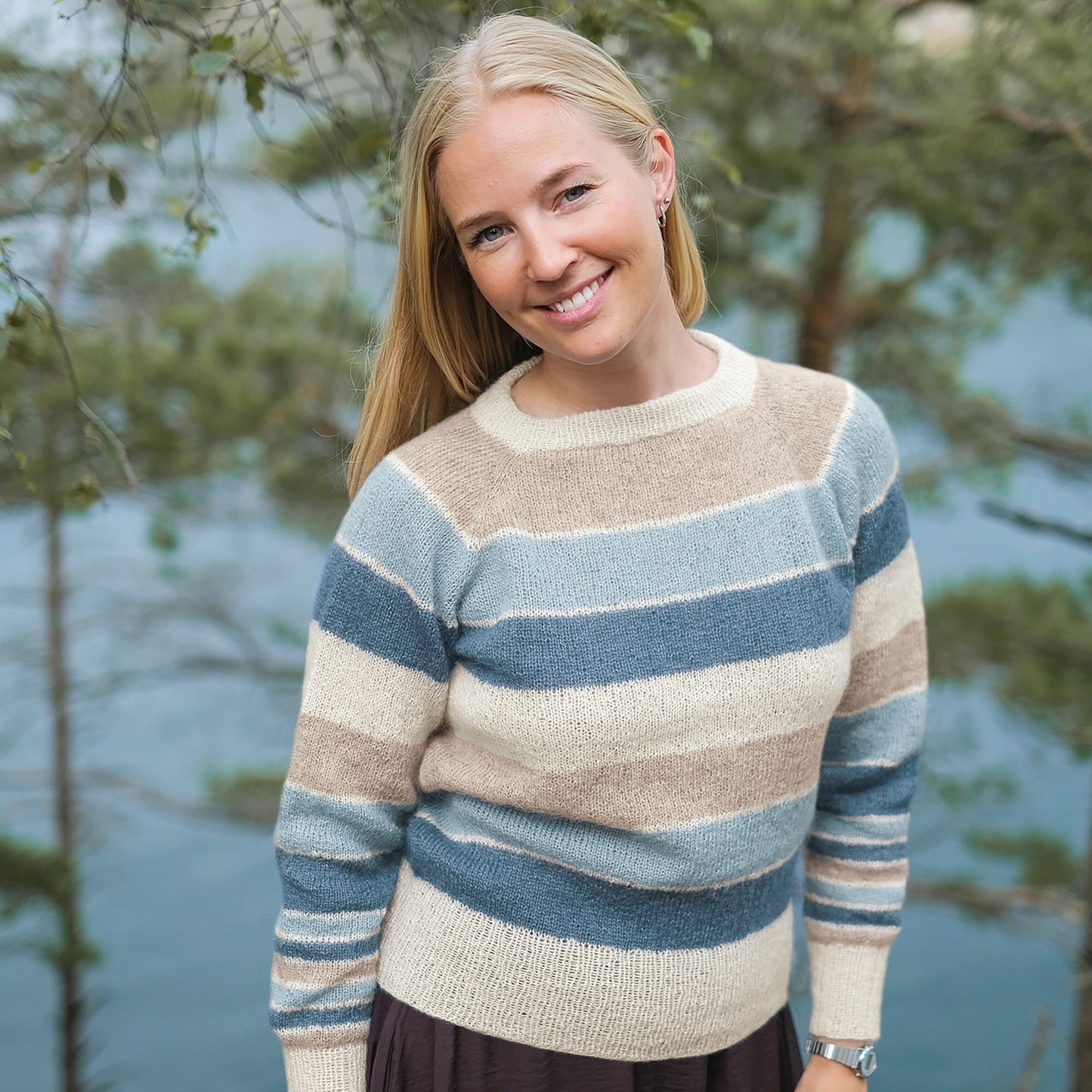 Strikk The Look: Tvist-genser hvit/blå
