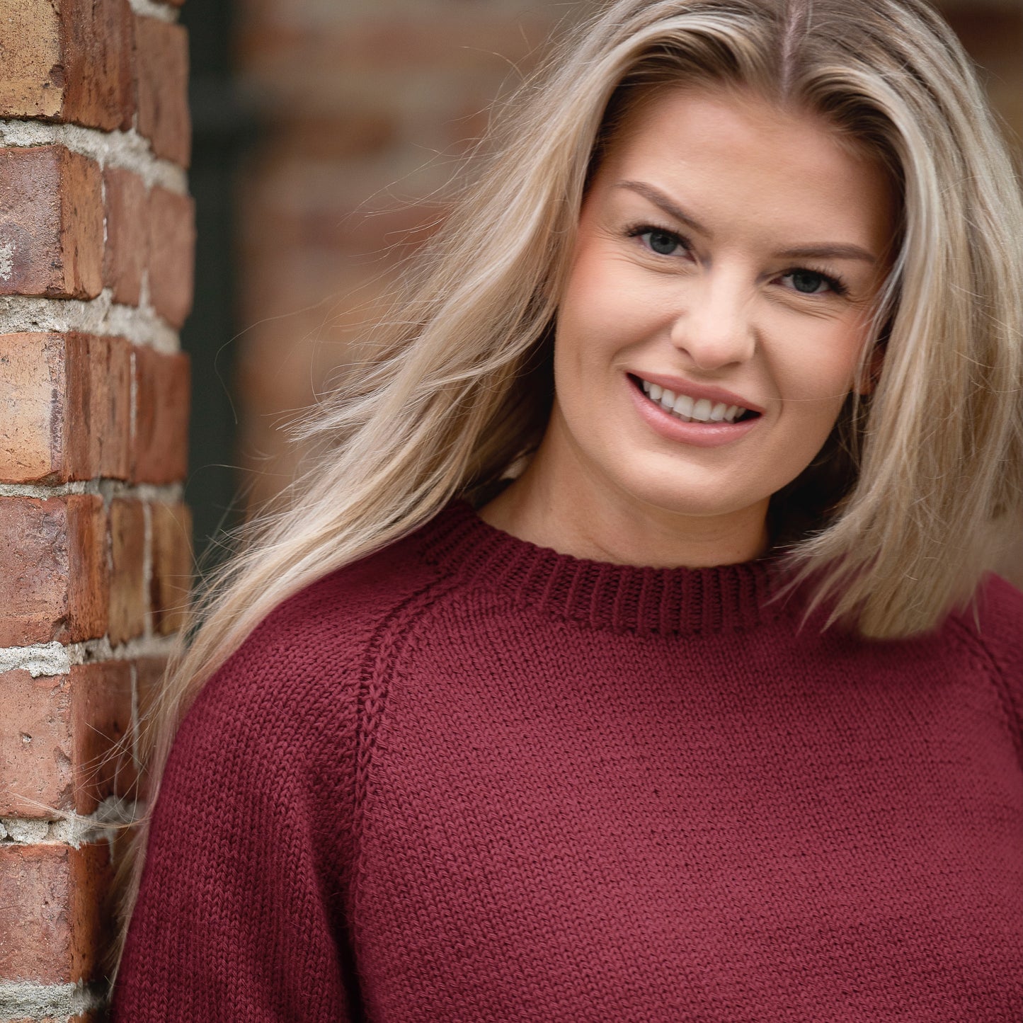 Strikk The Look: Ultimate-genser dyp rød