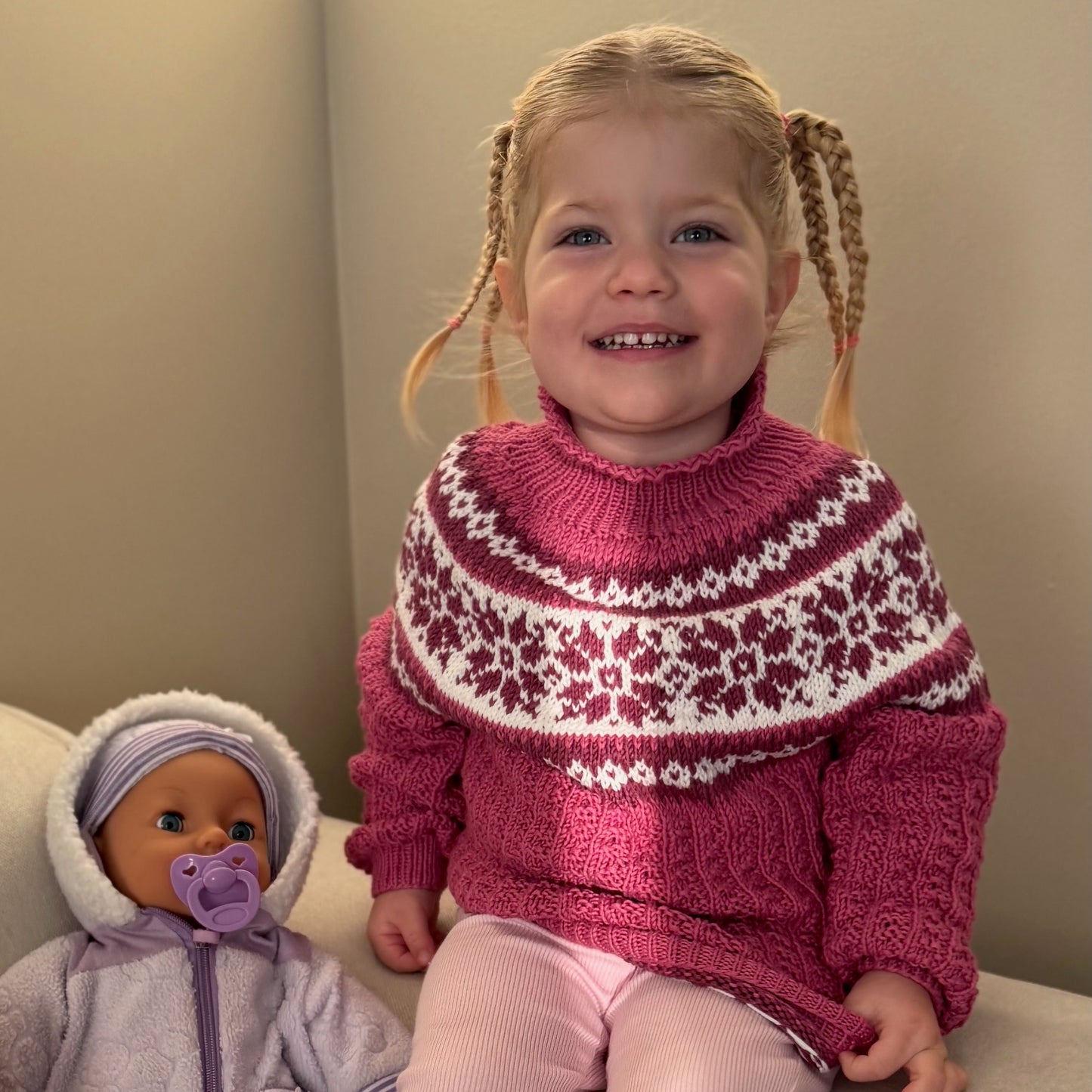 Strikk The Look: Solin-genser cerise