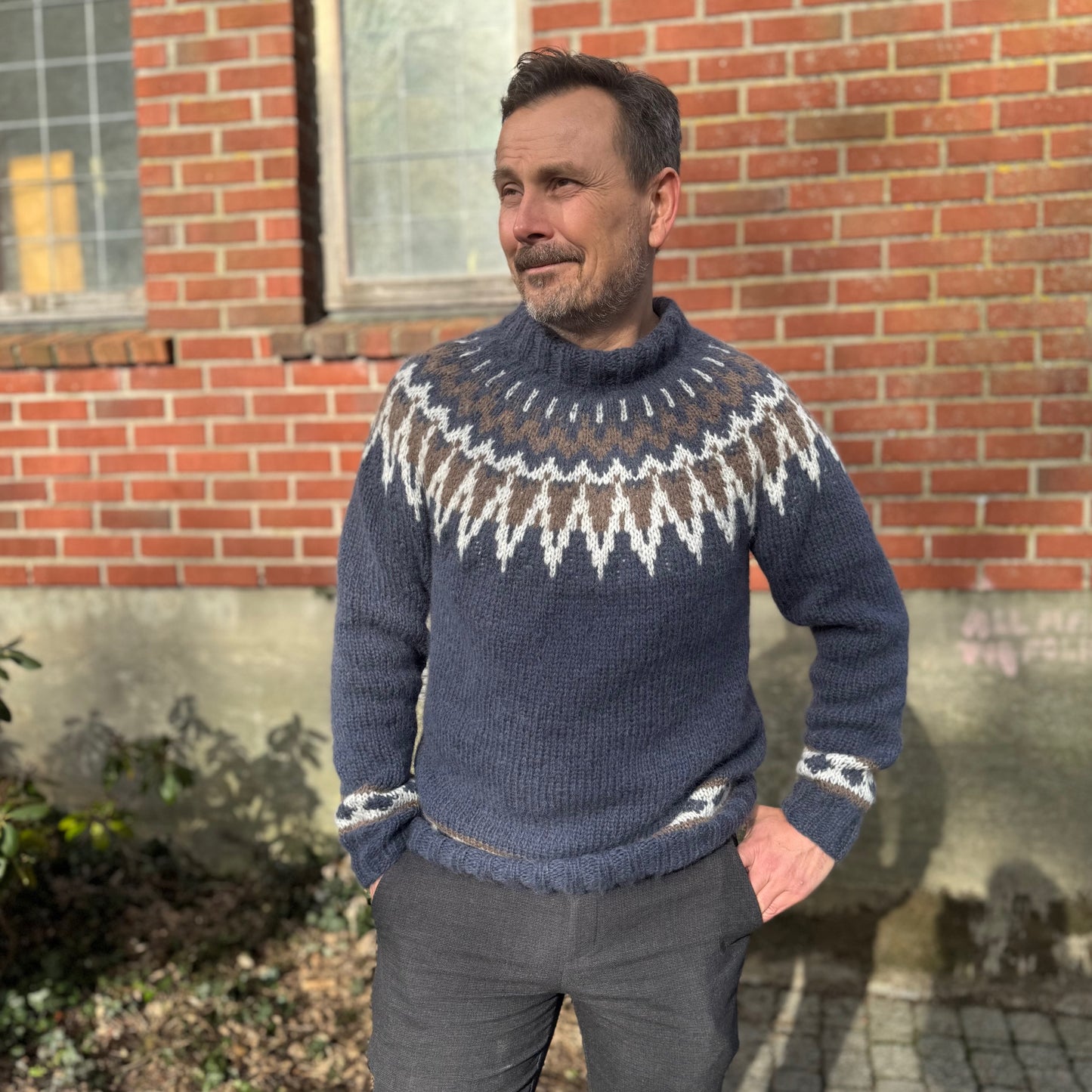 Strikk The Look: Farfar-genser jeansblå