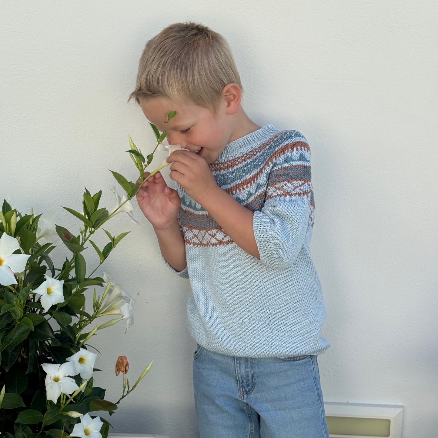 Strikk The Look: Lollipop-t-skjorte lys blå-brunrosa