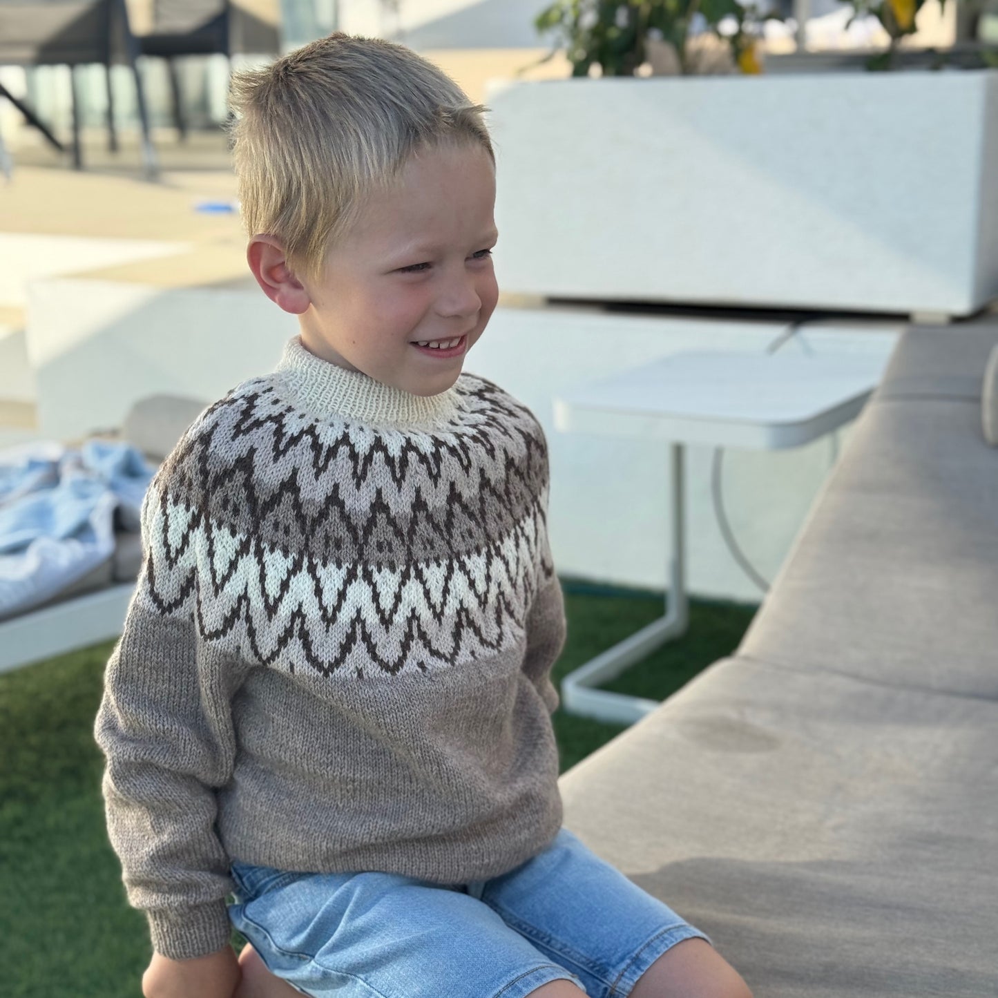 Strikk The Look: Andreas-genser barn lys brun