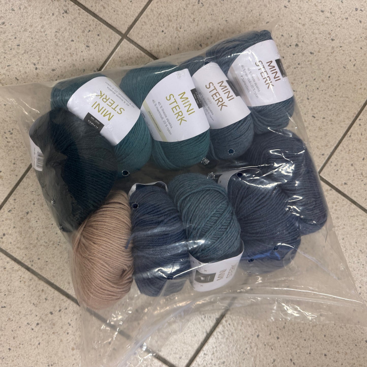 Restepose: Du store alpakka mini-sterk