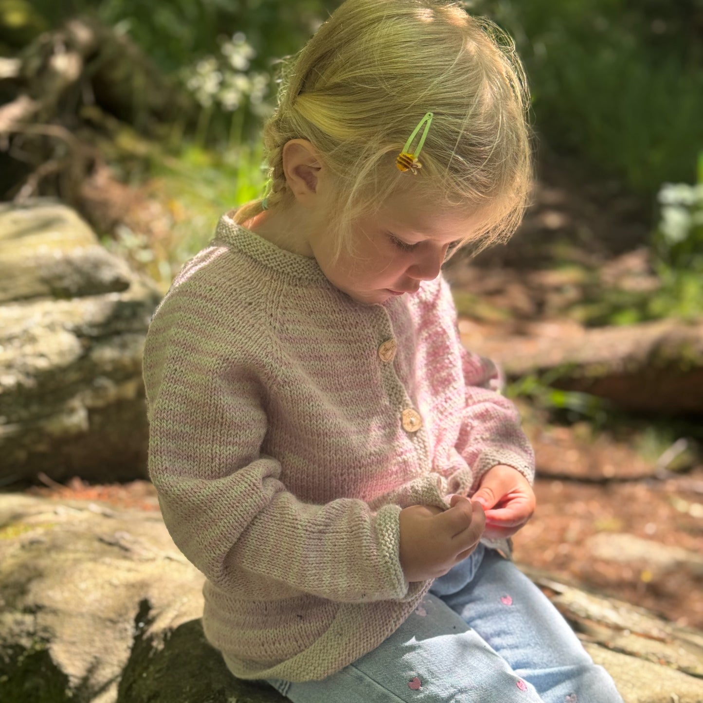 Strikk The Look: Lillevenn-jakke puddderrosa