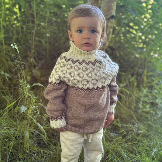 Strikk The Look: Sauedans-genser lys brun