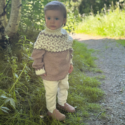 Strikk The Look: Sauedans-genser lys brun