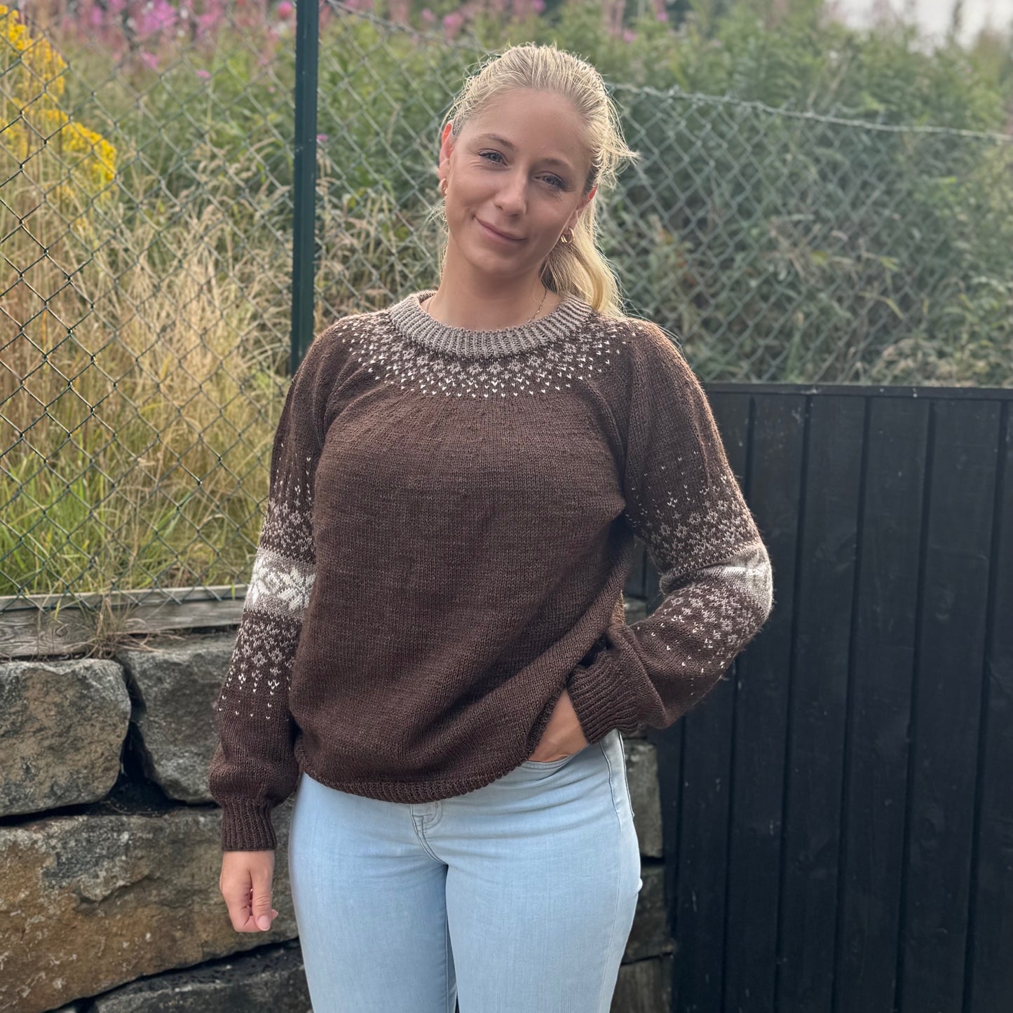 Strikk The Look: Erfjord-genser brun