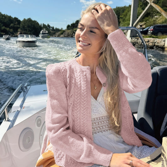 Strikk The Look: Tresser cardigan rosa
