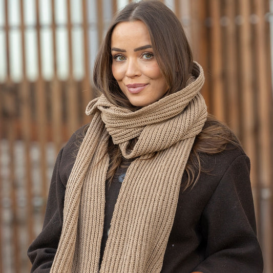 Strikk The Look: Serene-skjerf karamell