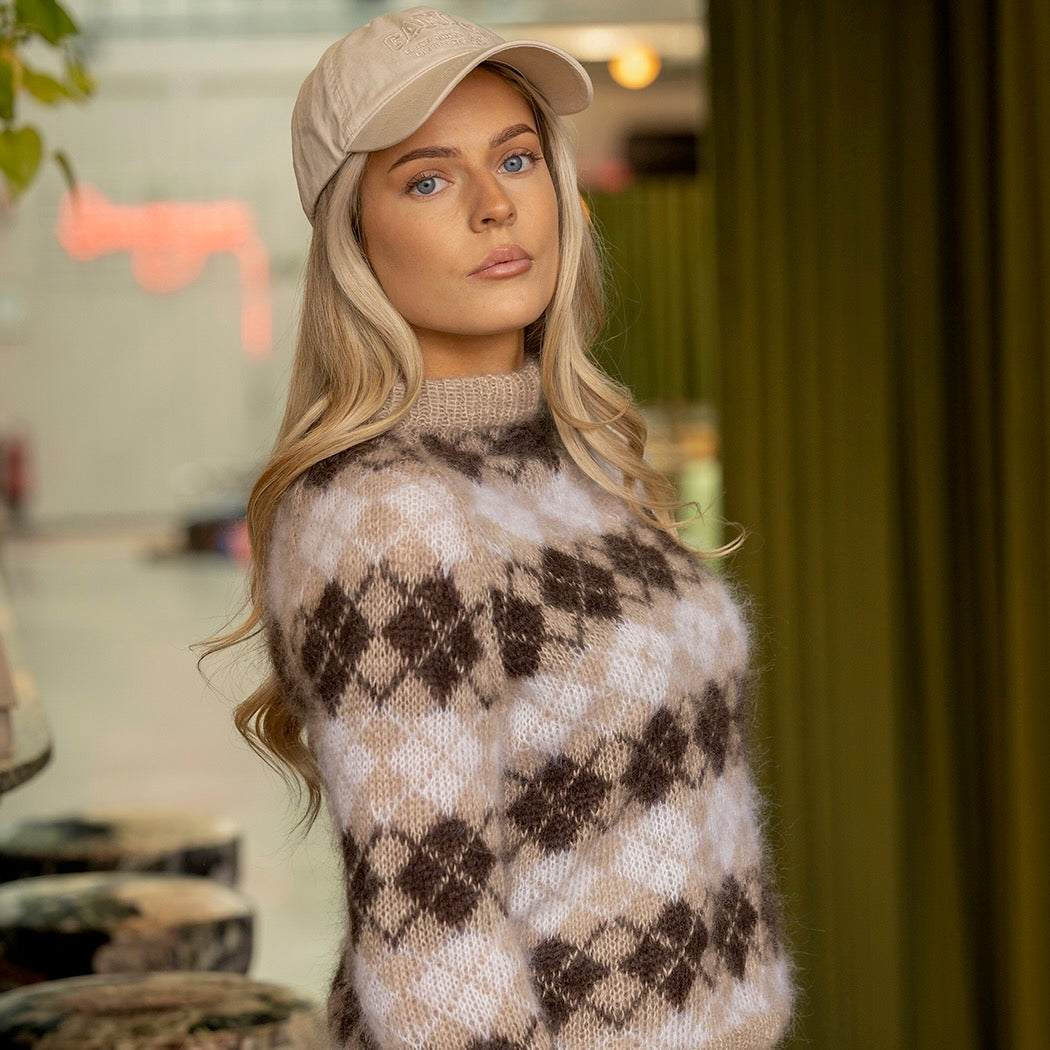 Strikk The Look: Argyle-genser beige