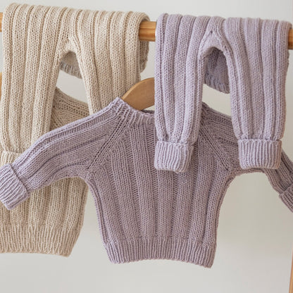 Strikk The Look: Mys genser og bukse lavendel