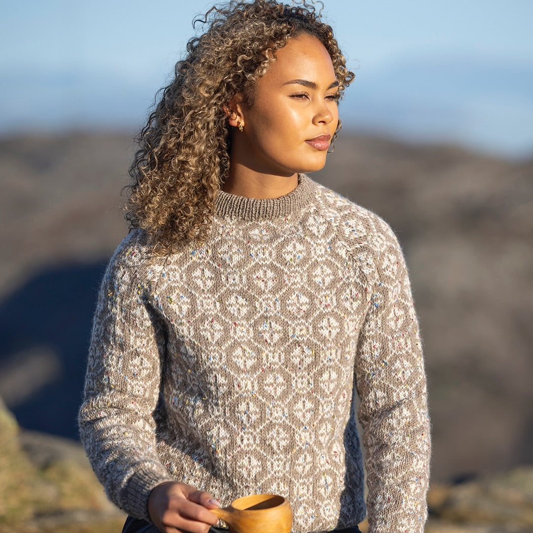 Strikk The Look: Solglød-genser brun