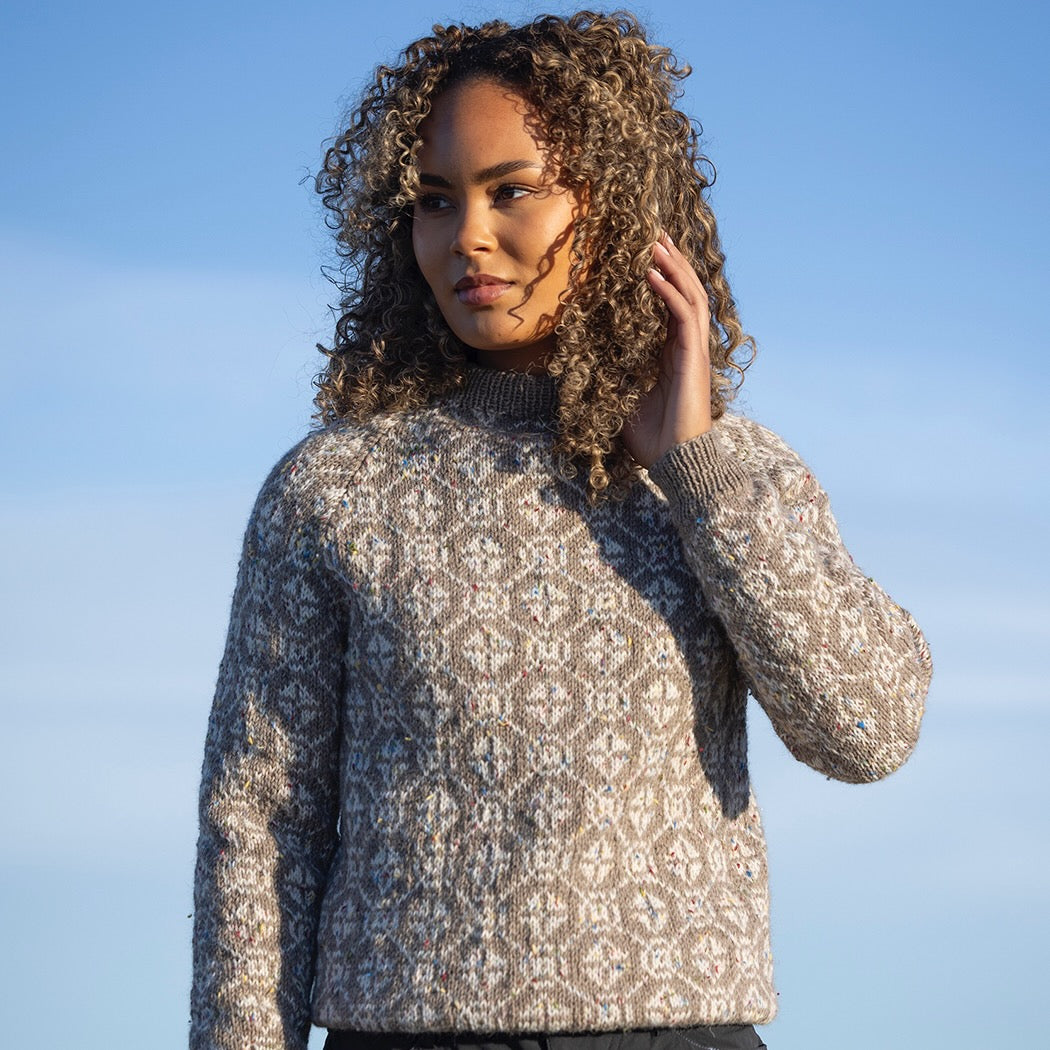 Strikk The Look: Solglød-genser brun