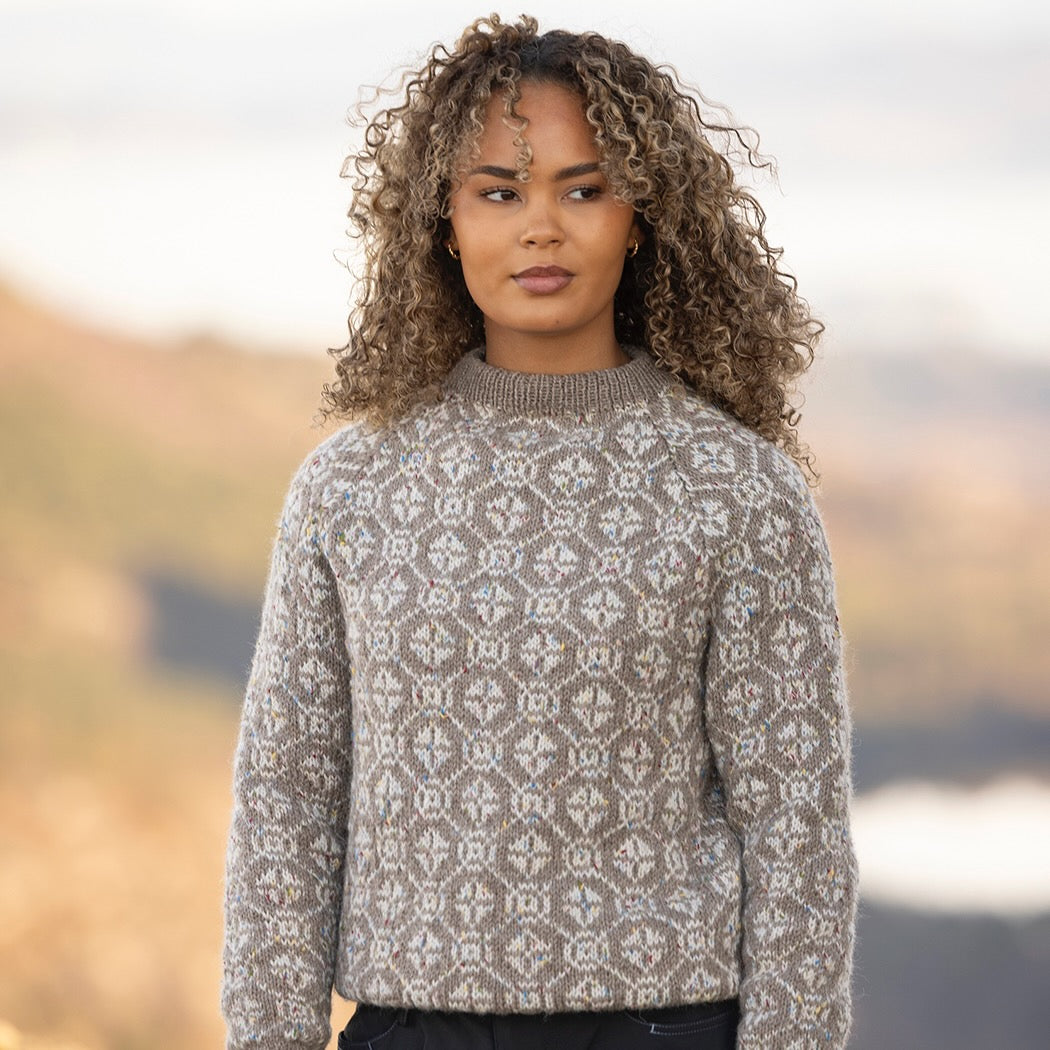 Strikk The Look: Solglød-genser brun