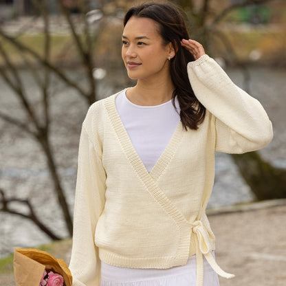 Strikk the Look: Vienna 2.0 omslagsjakke natur