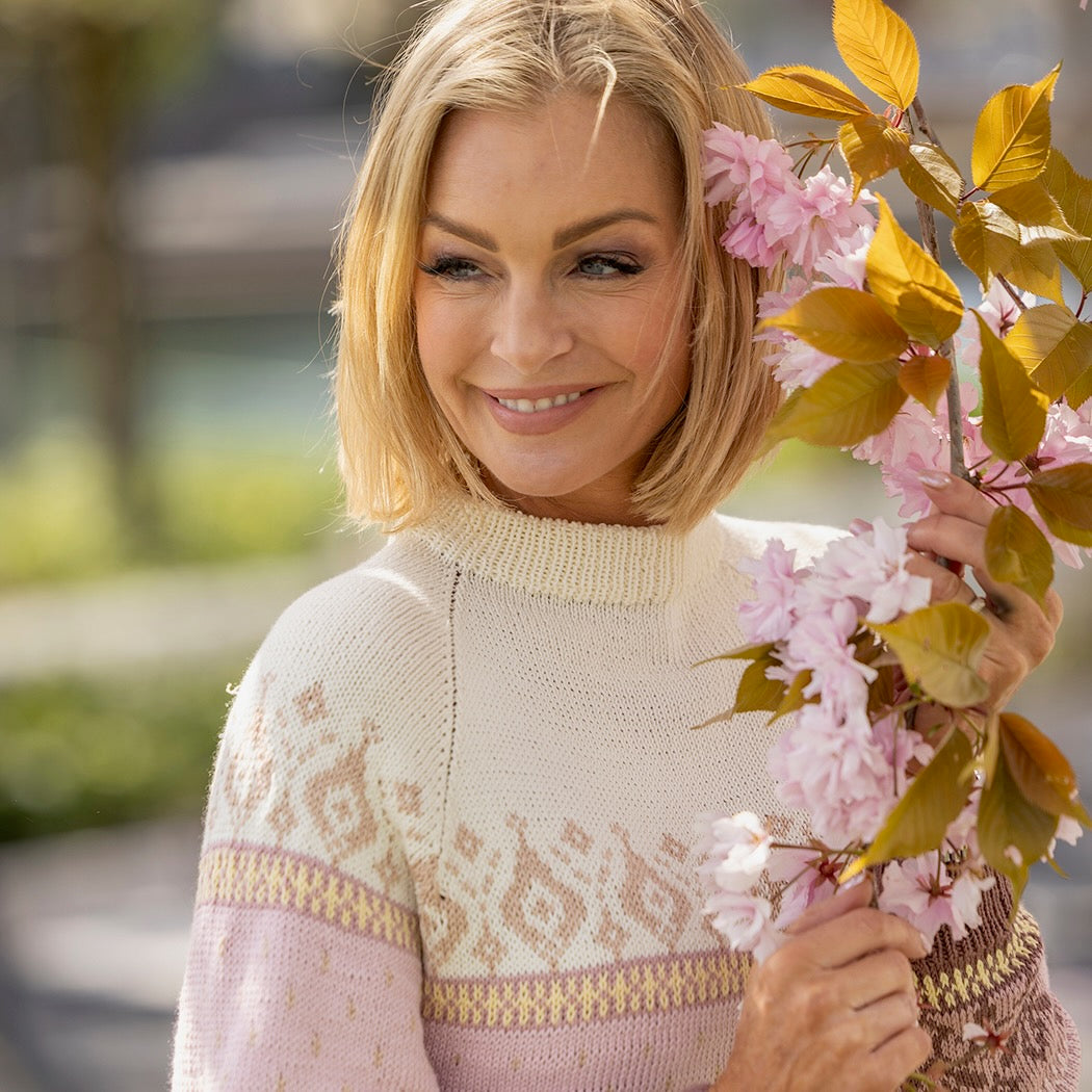 Strikk the Look: Nomy-genser rosa